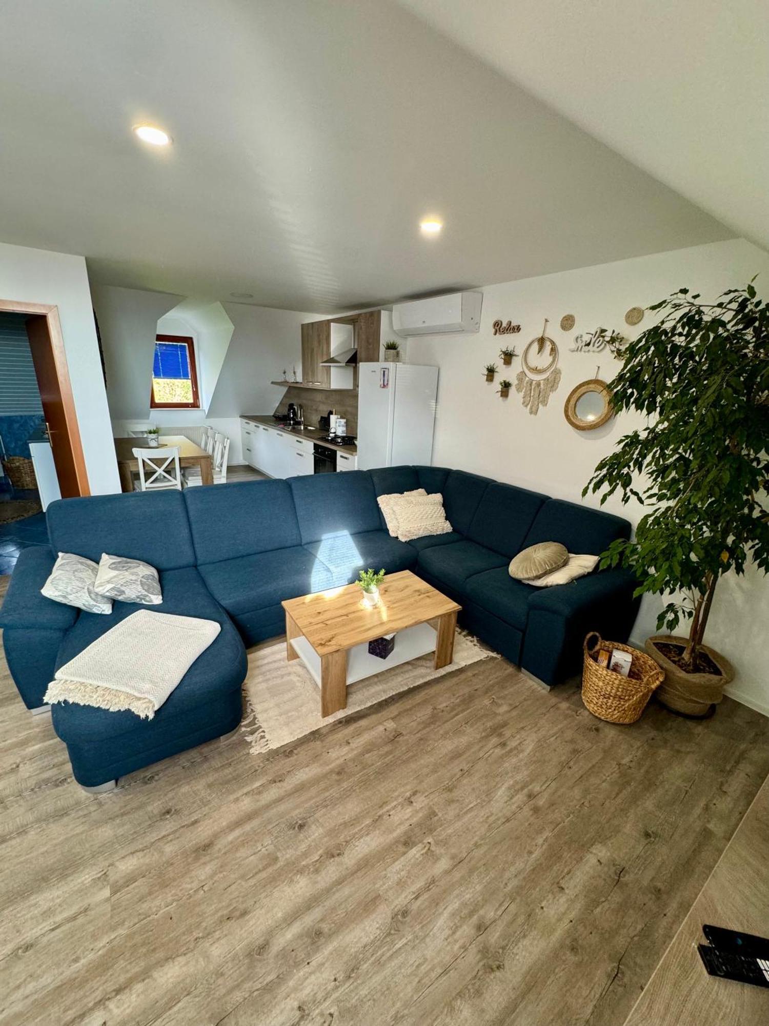 Apartamento Sunny Oak Estate Mengeš Exterior foto